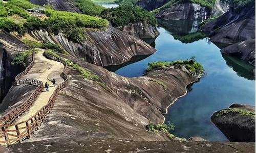 去湖南旅游攻略和费用是多少_去湖南旅游最佳路线